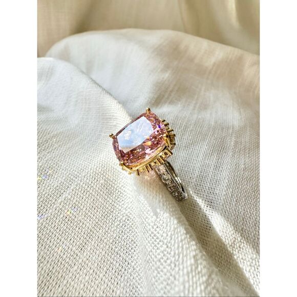Gorgeous super light pink sparkly cubic zirconia elongated cushion cut adjustabl - Picture 6 of 12
